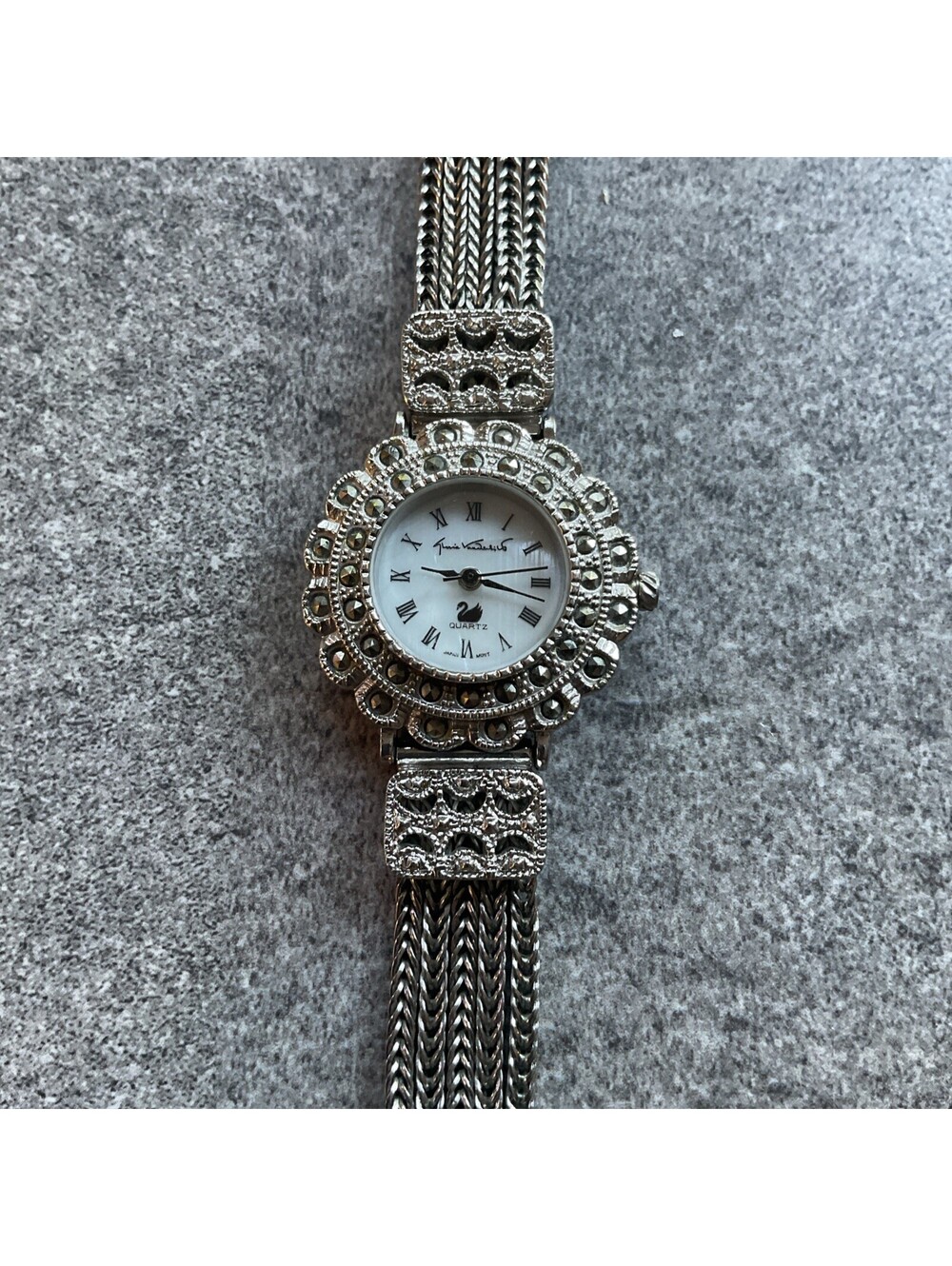 Vintage Gloria Vanderbilt Womens Watch Silver Tone Braided Marcasite Accents B-Y